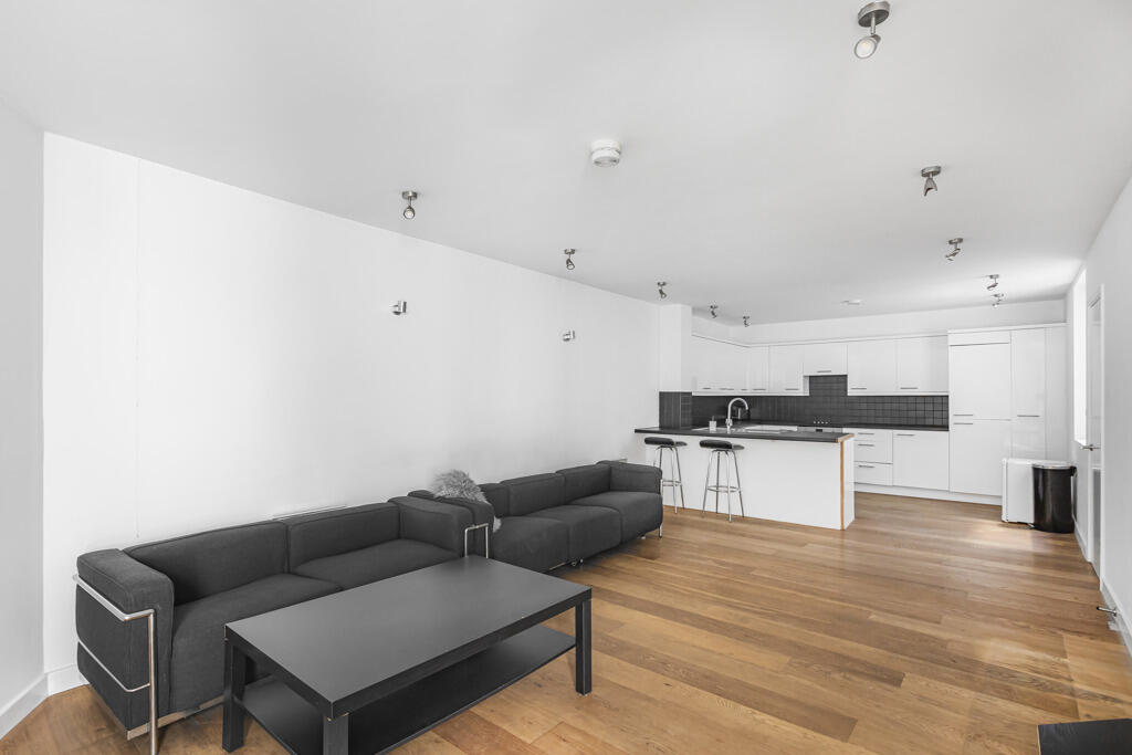Main image of property: Mears Close, London, E1