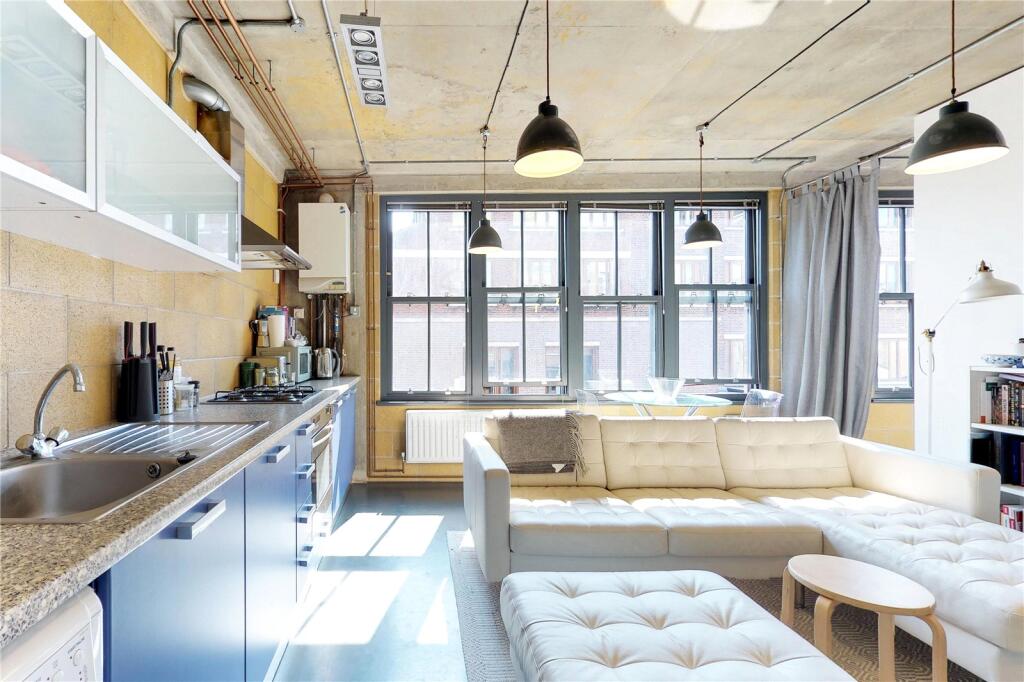 Main image of property: New Inn Broadway, Shoreditch, London, EC2A