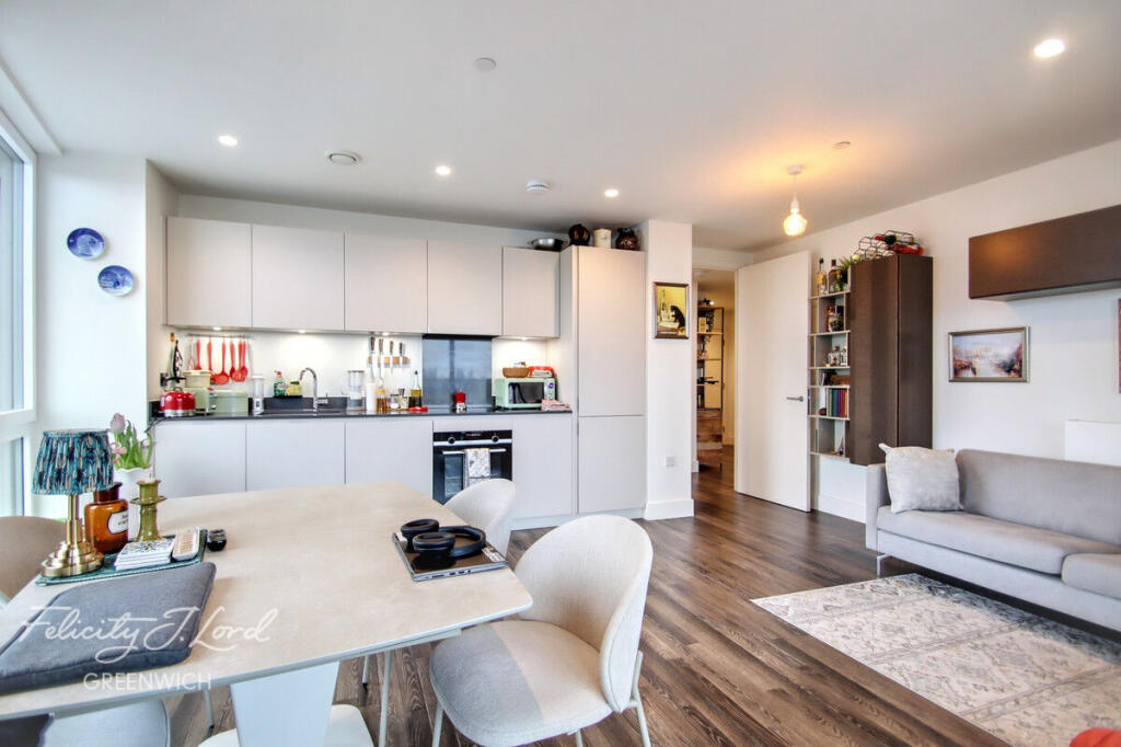 Main image of property: moulding Lane, london