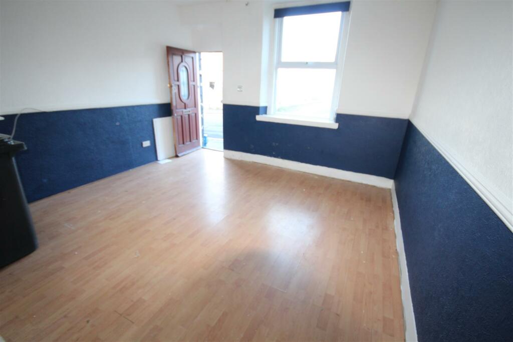 2 bedroom for sale in Coed Coch Road, Old Colwyn, LL29