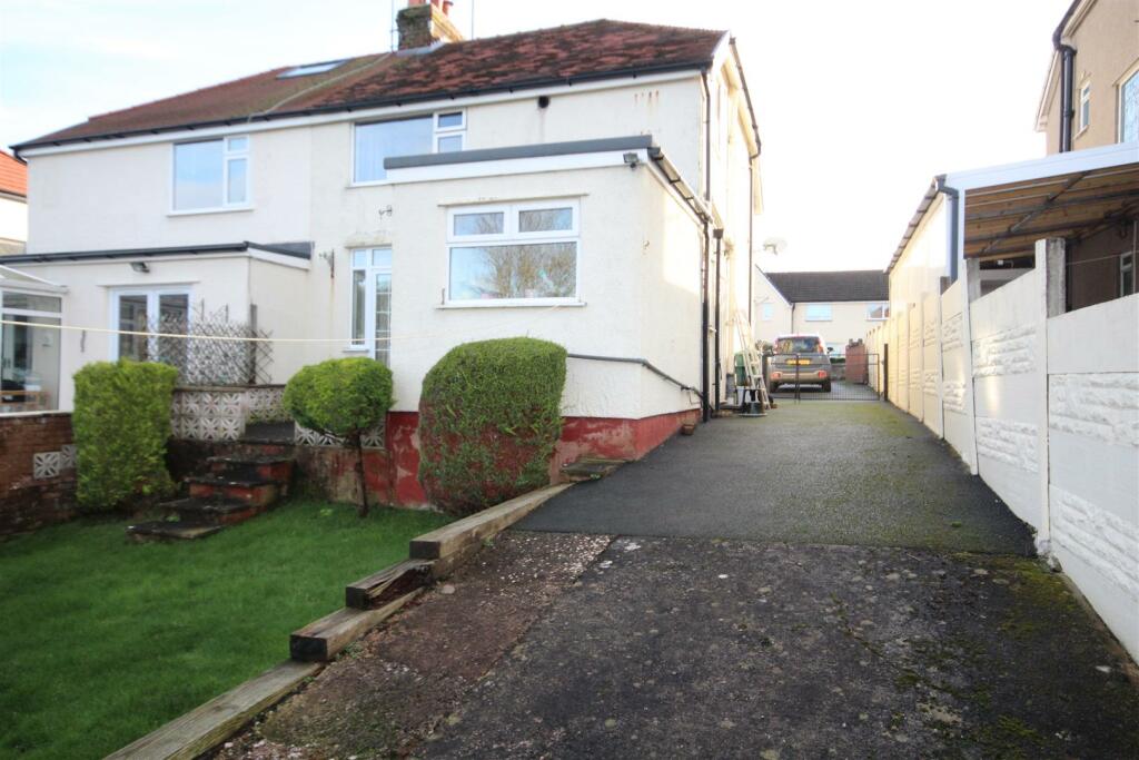 3 bedroom semidetached house for sale in Glyn Avenue, Colwyn Bay, LL29