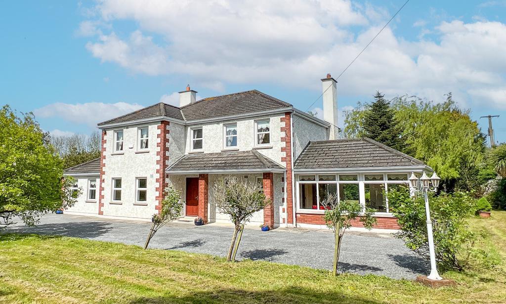 Main image of property: Cherry Blossom Lodge, Kilmacahill, Paulstown, Co Kilkenny, R95 K4W2