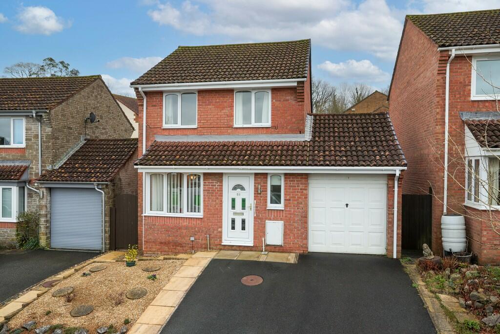 3 bedroom detached house for sale in Chestnut Drive, Newton Abbot, TQ12