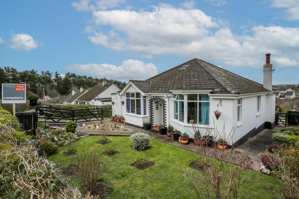 3 bedroom detached bungalow for sale in Coombesend Road, Kingsteignton