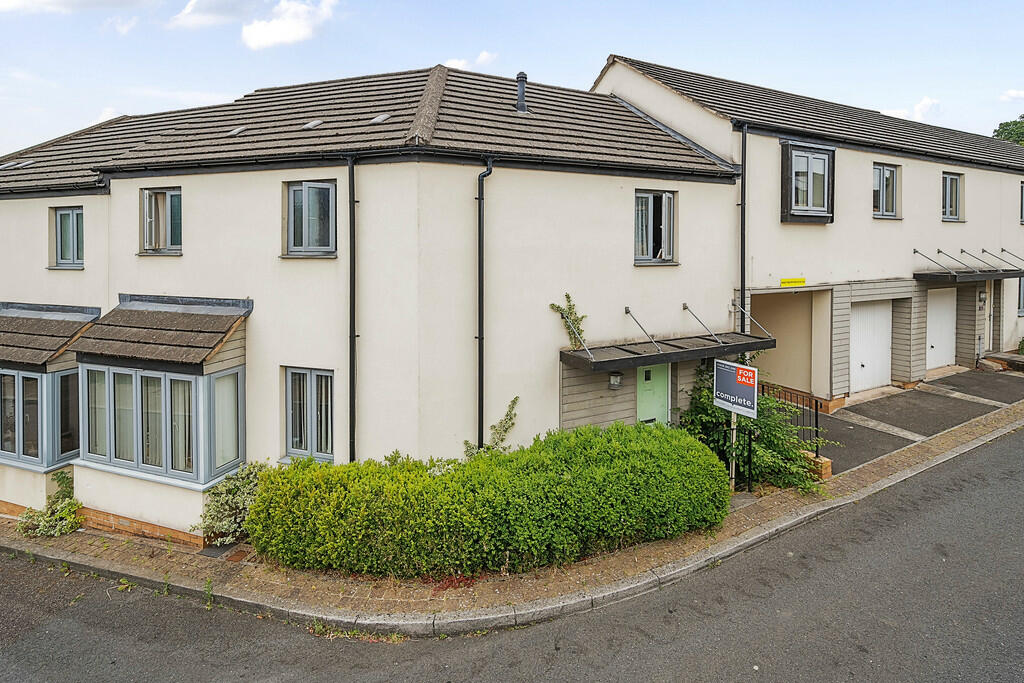 3 bedroom terraced house for sale in Orleigh Cross, Newton Abbot, TQ12