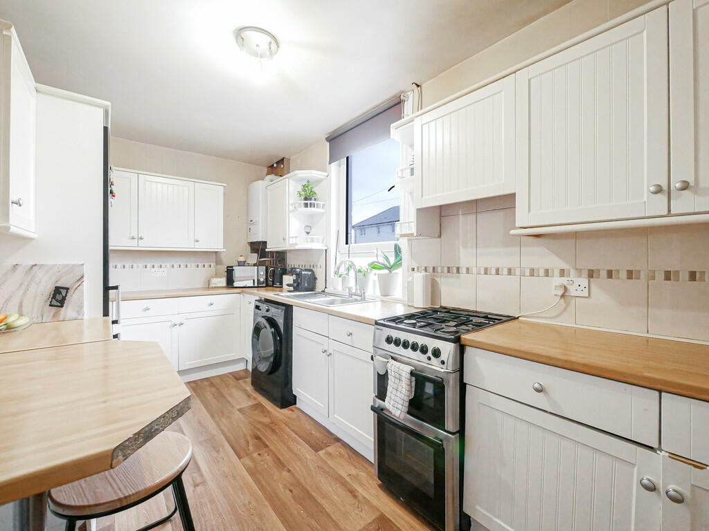 Additional property image - 24 Mains Drive Dundee DD4 9BW