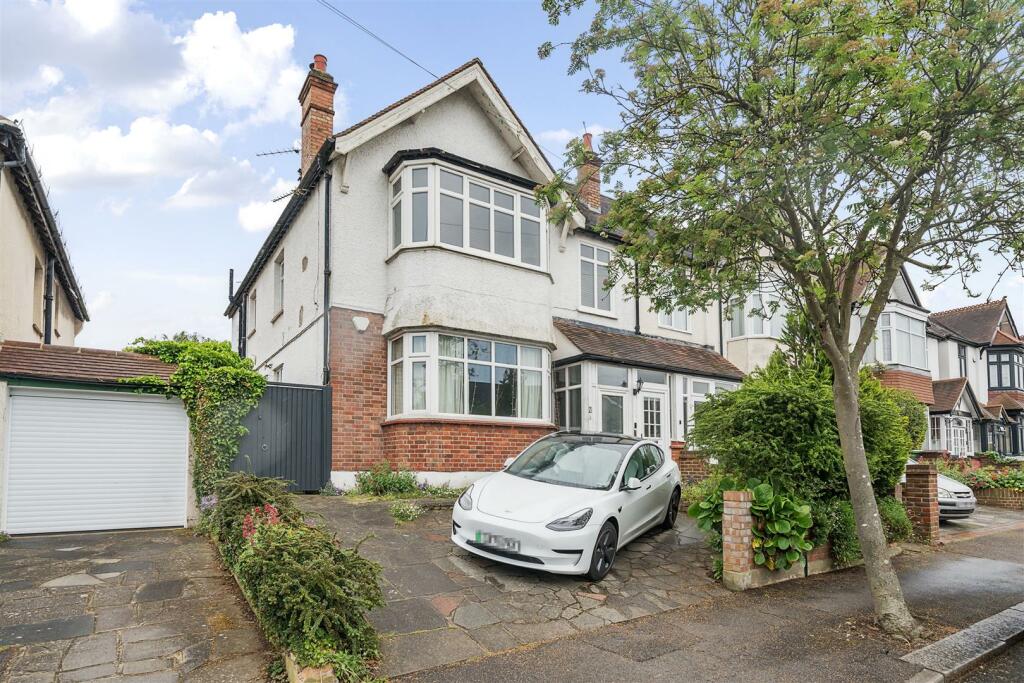 2 bedroom for sale in Salisbury Road, Carshalton Beeches, SM5