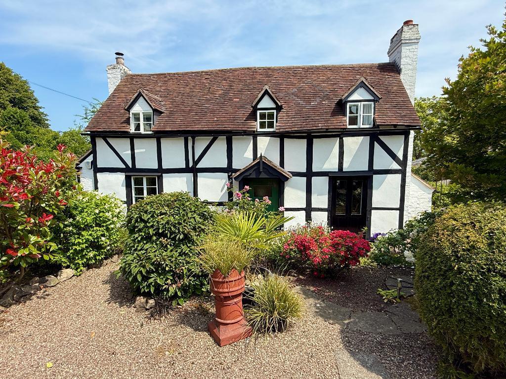 Main image of property: 34 Bank Street, Malvern, Worcestershire, WR14 2JG