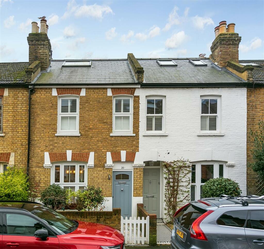 4 bedroom house for sale in York Road, Teddington, TW11