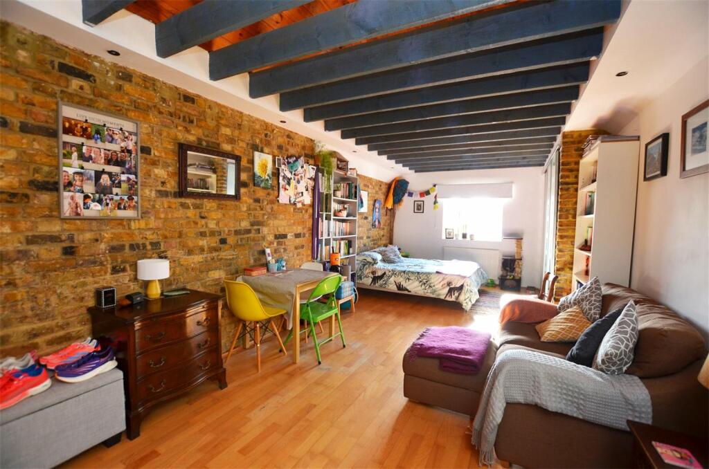 Main image of property: Broad Street, Teddington