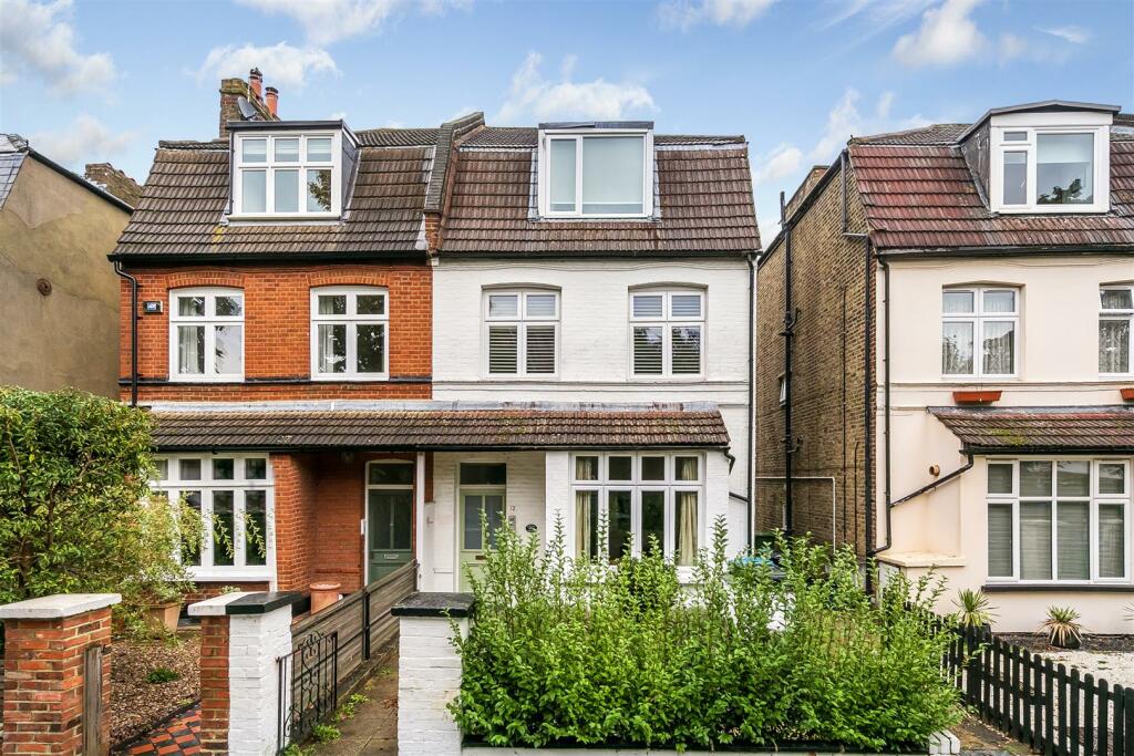 2 bedroom apartment for sale in Cedars Road, Hampton Wick, KT1