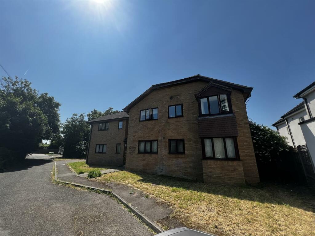 1 bedroom flat for sale in Drakes Court, Dunstable, LU5