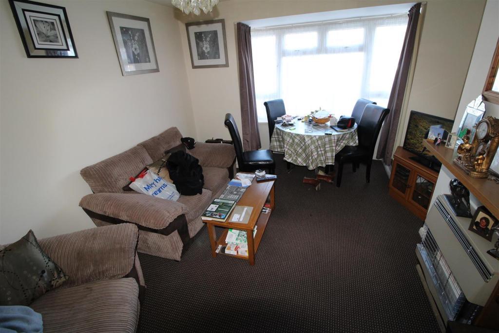 1 bedroom flat for sale in Aspley Close, Luton, LU4