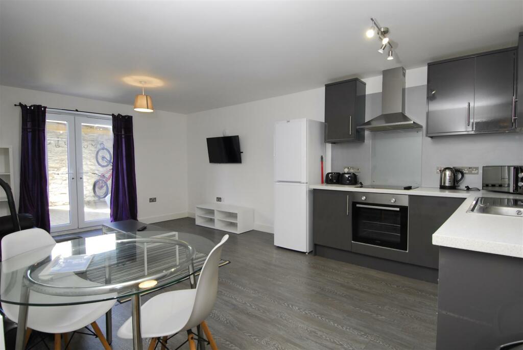 2 bedroom apartment for rent in Belgrave Lane, Plymouth, PL4