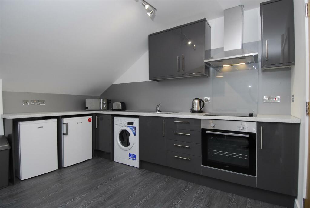 3 bedroom apartment for rent in Belgrave Lane, Plymouth, PL4