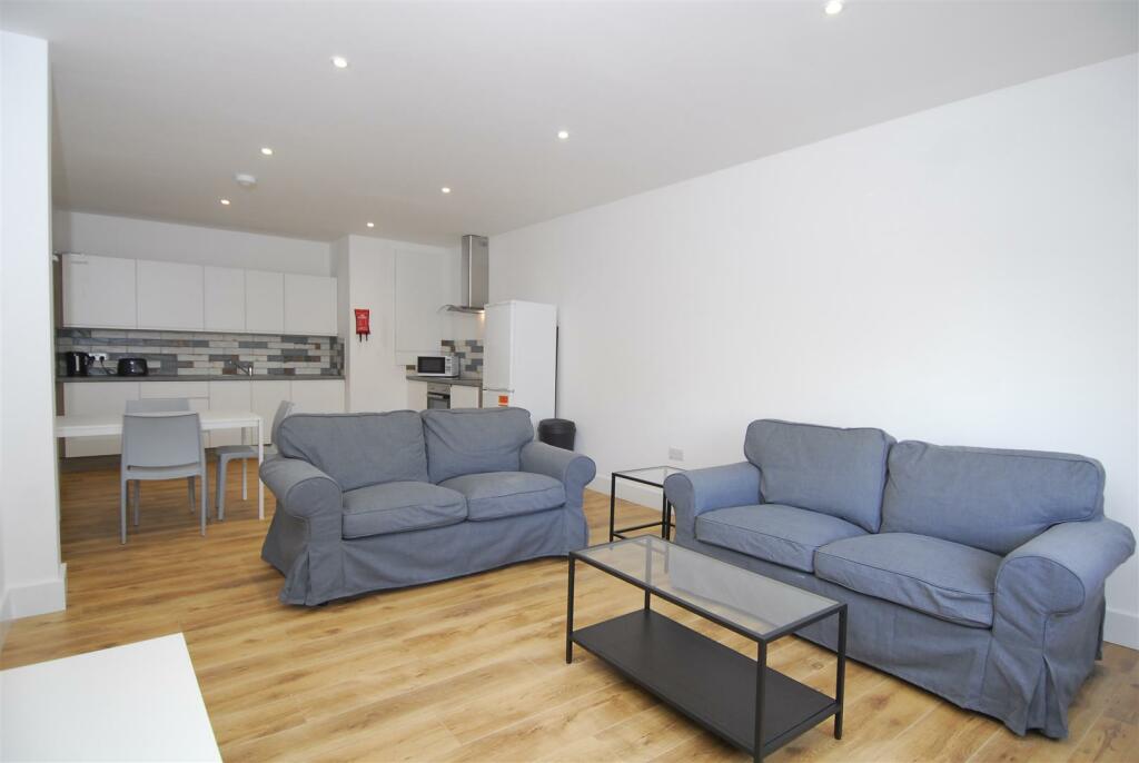 3 bedroom apartment for rent in 2A Old Town Street, Plymouth, PL1
