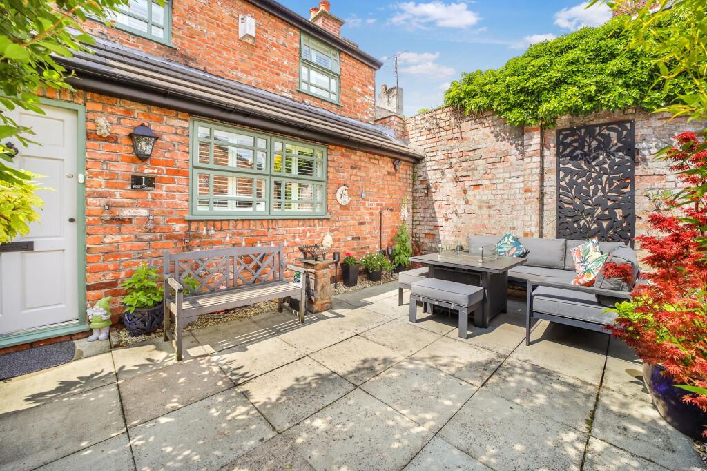Main image of property: Rob Lane, Newton-Le-Willows, WA12