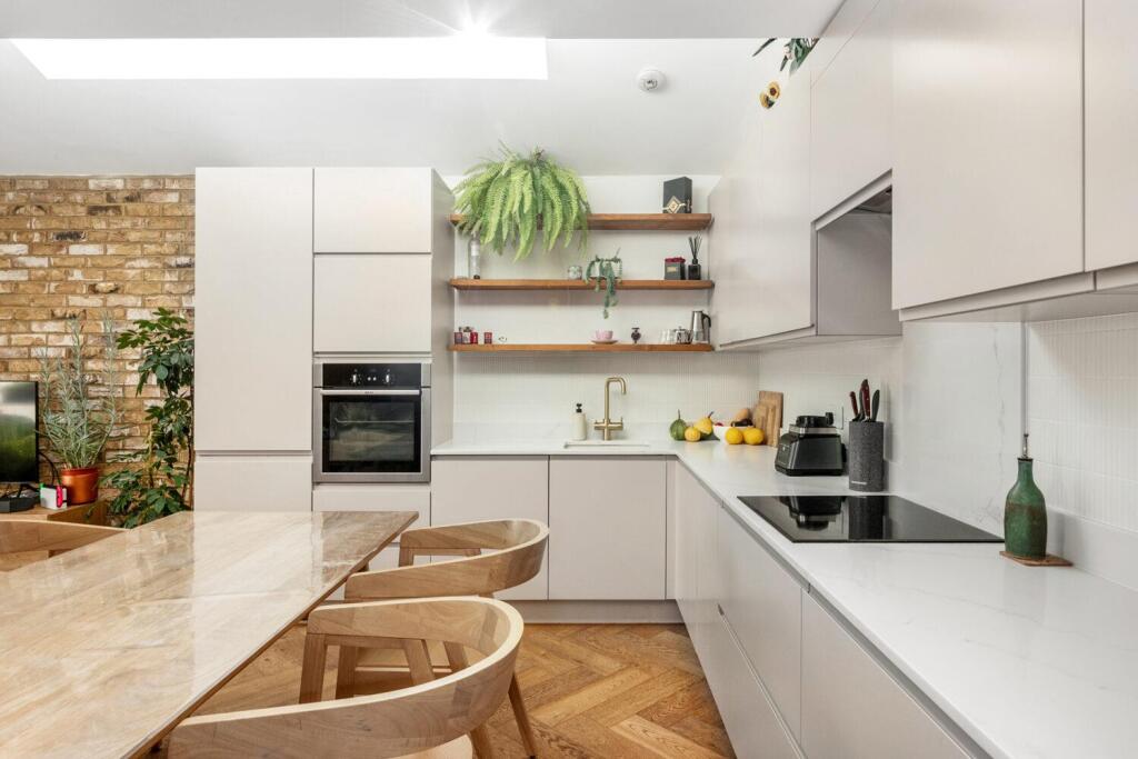 Main image of property: Kingswood Road, Penge, London, SE20