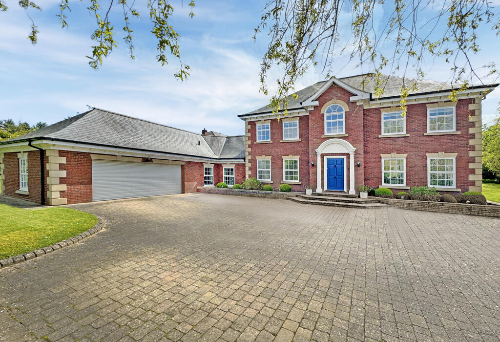 6 bedroom detached house for sale in Wellington Drive, Wynyard, TS22