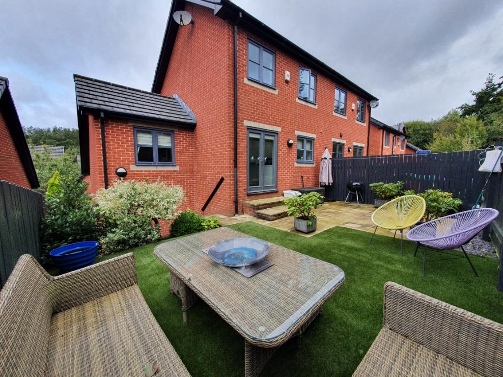 4 bedroom semidetached house for sale in Owls Gate, Lees, Oldham, OL4