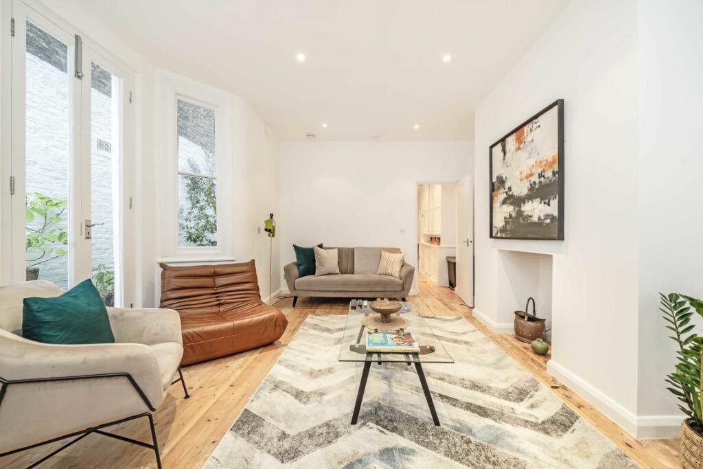 2 bedroom flat for sale in Belgrave Road, Pimlico, SW1V