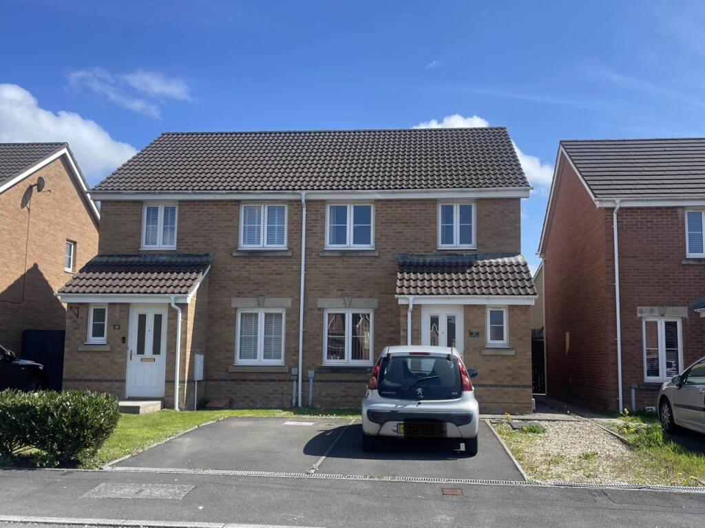 Main image of property: Chestnut Bush, Broadlands , 