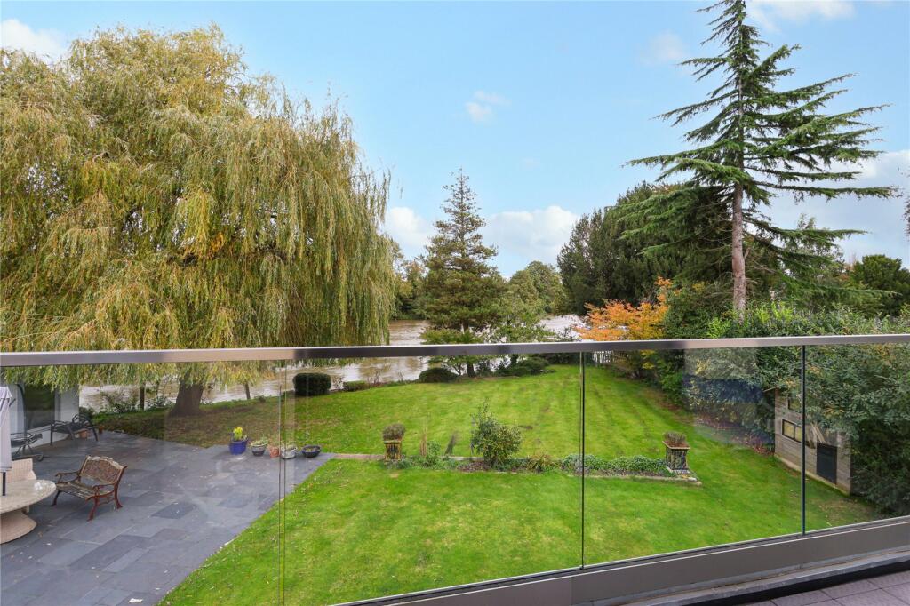 Main image of property: Vicarage Walk, Bray, Maidenhead, Berkshire, SL6