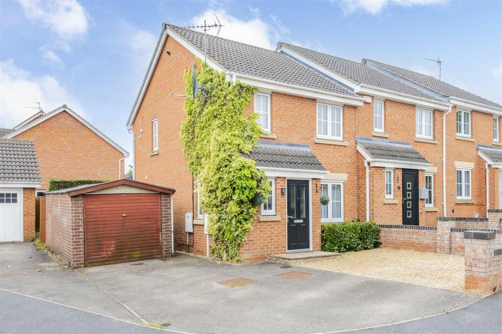 3 bedroom house for sale in Catterick Close, Corby, NN18