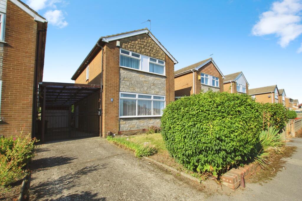 Main image of property: Scatcherd Grove, Leeds, LS27