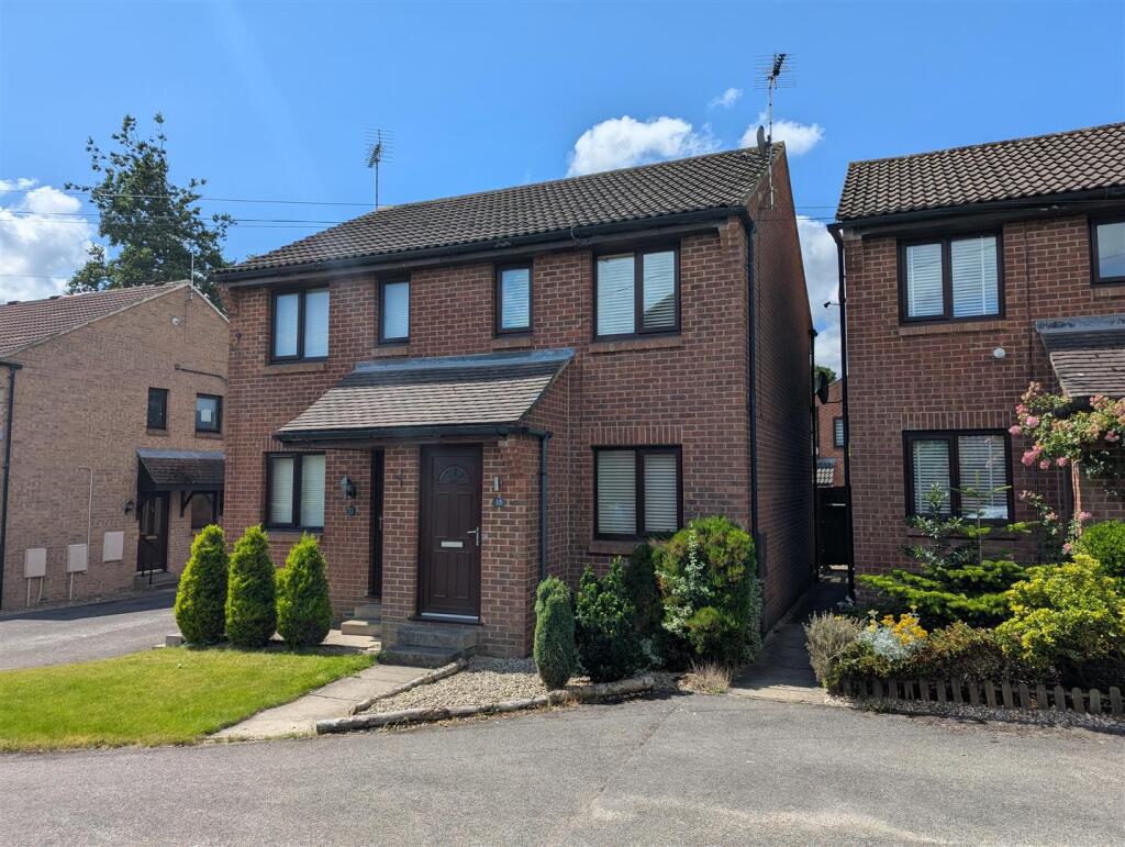 Main image of property: Eavestone Grove, Harrogate