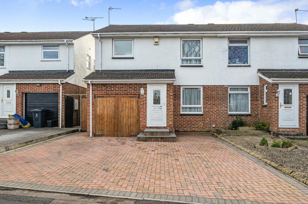 3 bedroom semi-detached house for sale in Worsley Road, Freshbrook, Swindon, Wiltshire, SN5