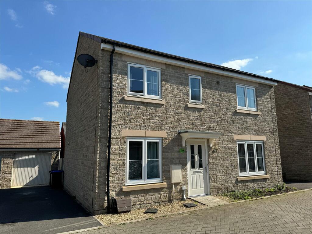 4 bedroom detached house for sale in Course Meadow, Ridgeway Farm