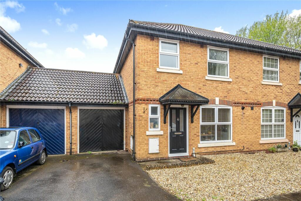 3 bedroom semi-detached house for sale in Wayside Close, Swindon, Wiltshire, SN2