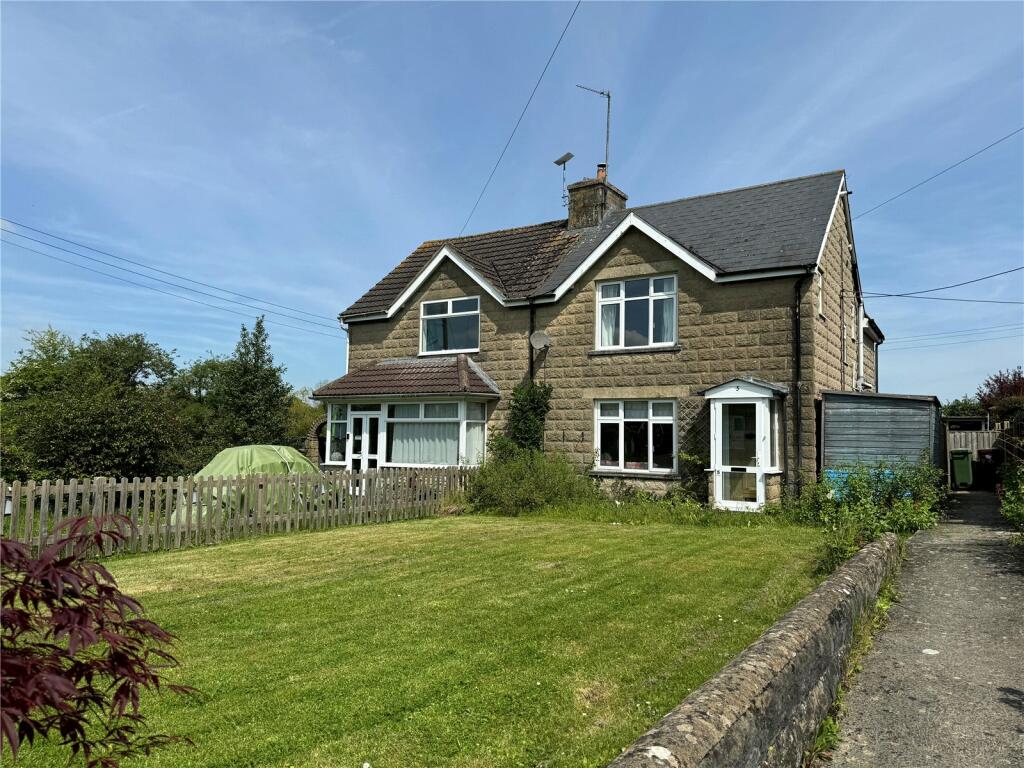 4 bedroom semidetached house for sale in Holborn, Lydiard Millicent