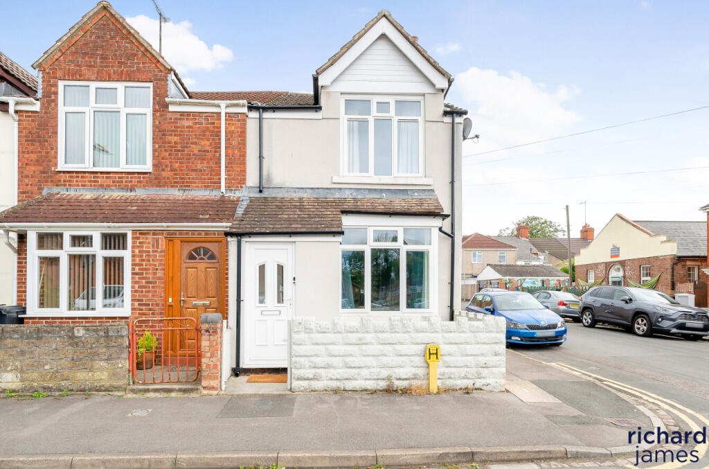 2 bedroom end of terrace house for sale in Drew Street, Rodbourne