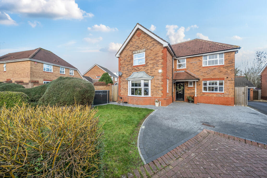 Main image of property: Hodds Hill, Swindon, SN5 5BJ