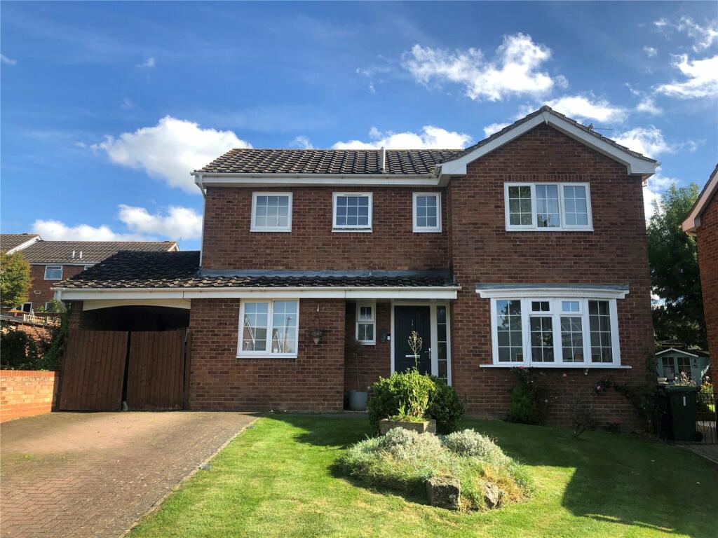 4 bedroom detached house for sale in Ripple Field, Freshbrook, Swindon, Wiltshire, SN5
