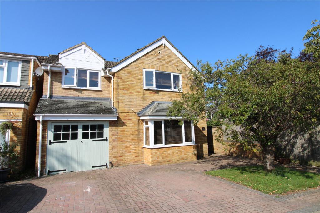 4 bedroom detached house for sale in Waite Meads Close, Purton, Swindon