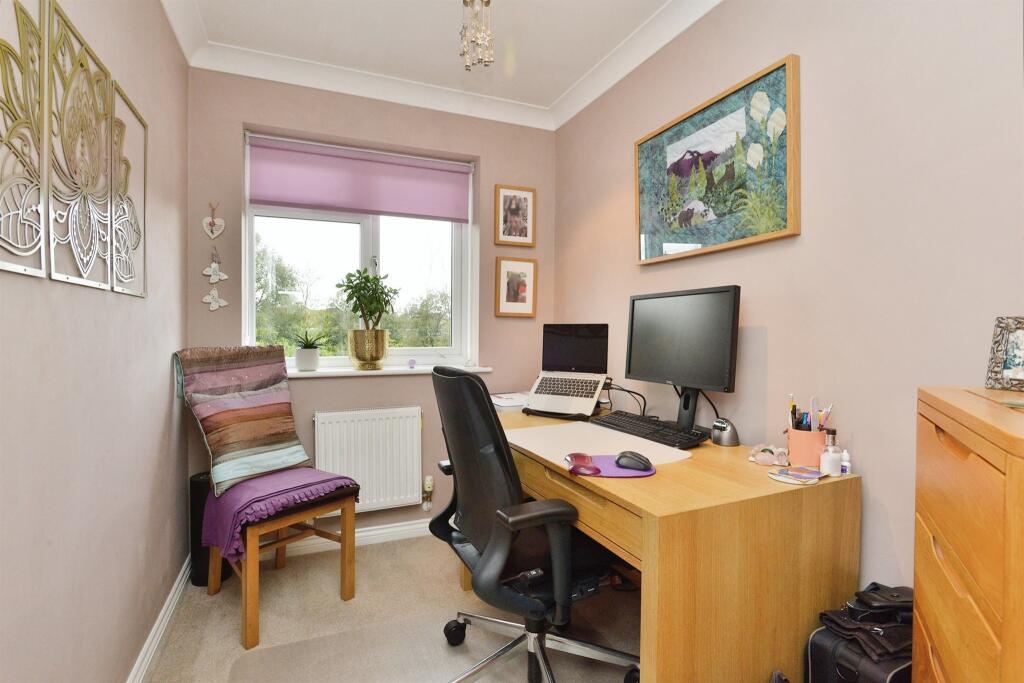 3 bedroom semidetached house for sale in Portishead Drive, Tattenhoe