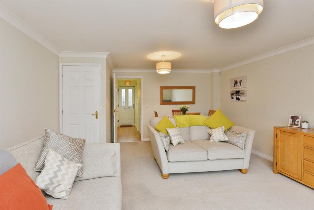3 bedroom semidetached house for sale in Portishead Drive, Tattenhoe
