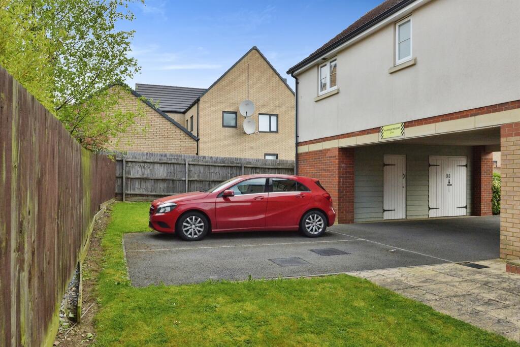 1 bedroom coach house for sale in Tracy Way, Oxley Park, Milton Keynes, MK4