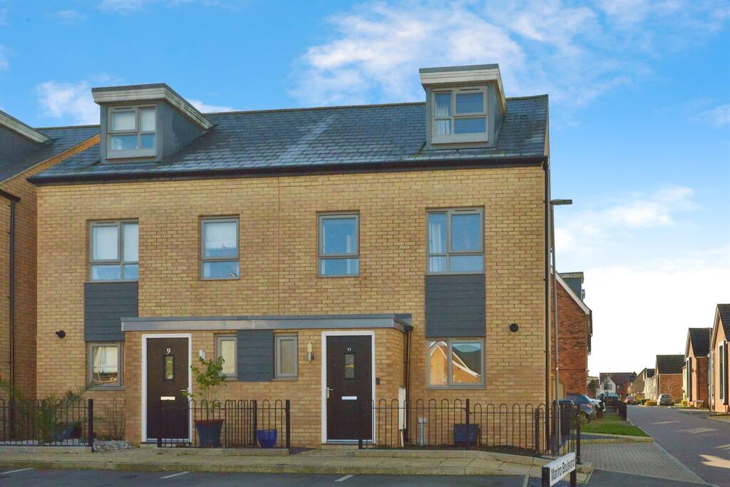 3 bedroom semidetached house for sale in Teeswater Way, Whitehouse