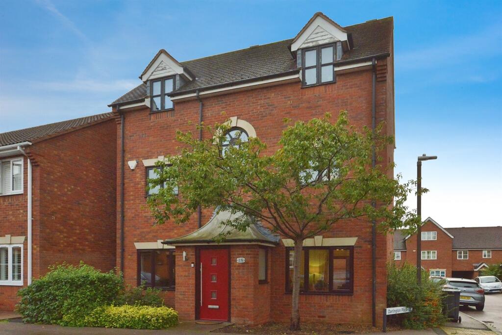 4 bedroom detached house for sale in Levens Hall Drive, Westcroft, Milton Keynes, MK4