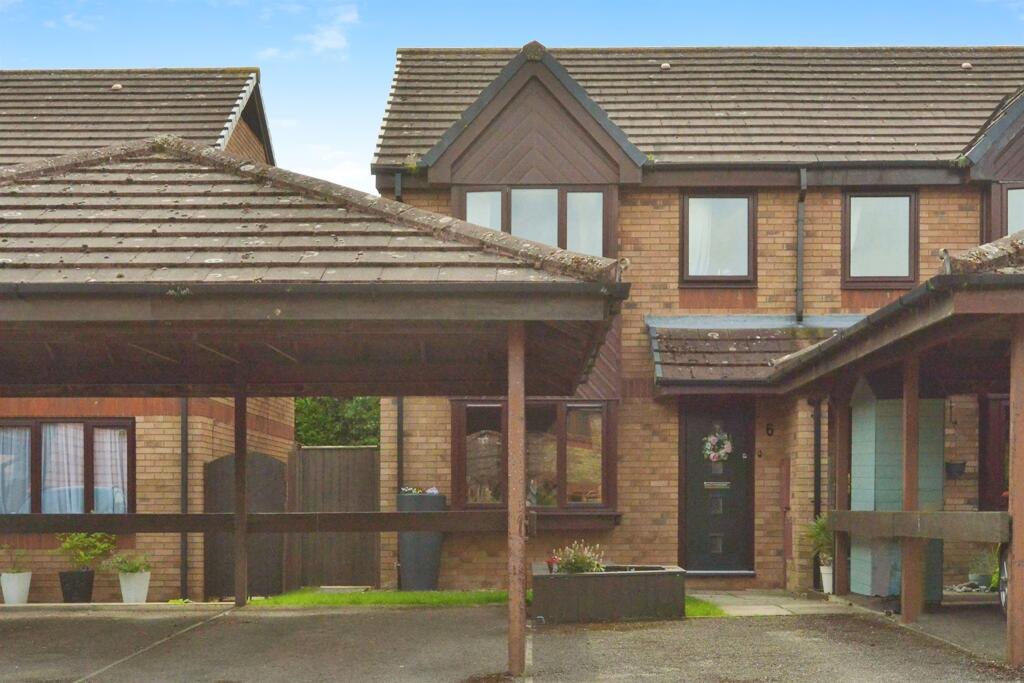 3 bedroom end of terrace house for sale in Kaplan Close, Shenley Lodge