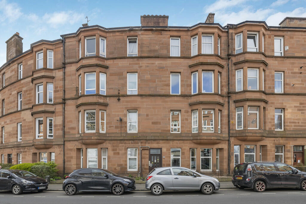 2 bedroom flat for sale in Cathcart Road, Mount Florida, G42