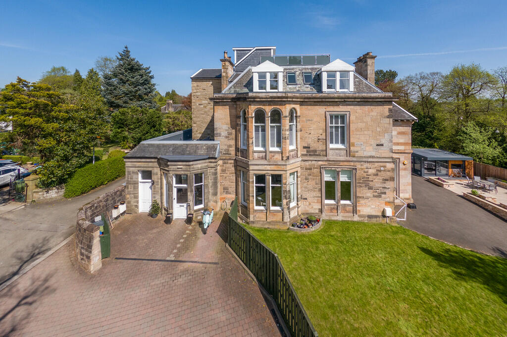 3 bedroom apartment for sale in Drymen Road, Bearsden, G61