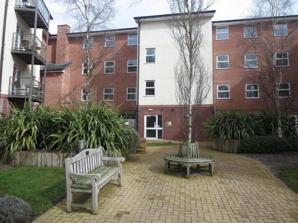 2 bedroom apartment for sale in Adlington House, High Street