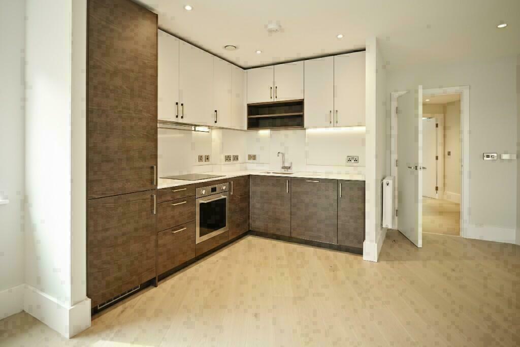 2 bedroom apartment for rent in London Road, Hounslow, Middlesex, TW3