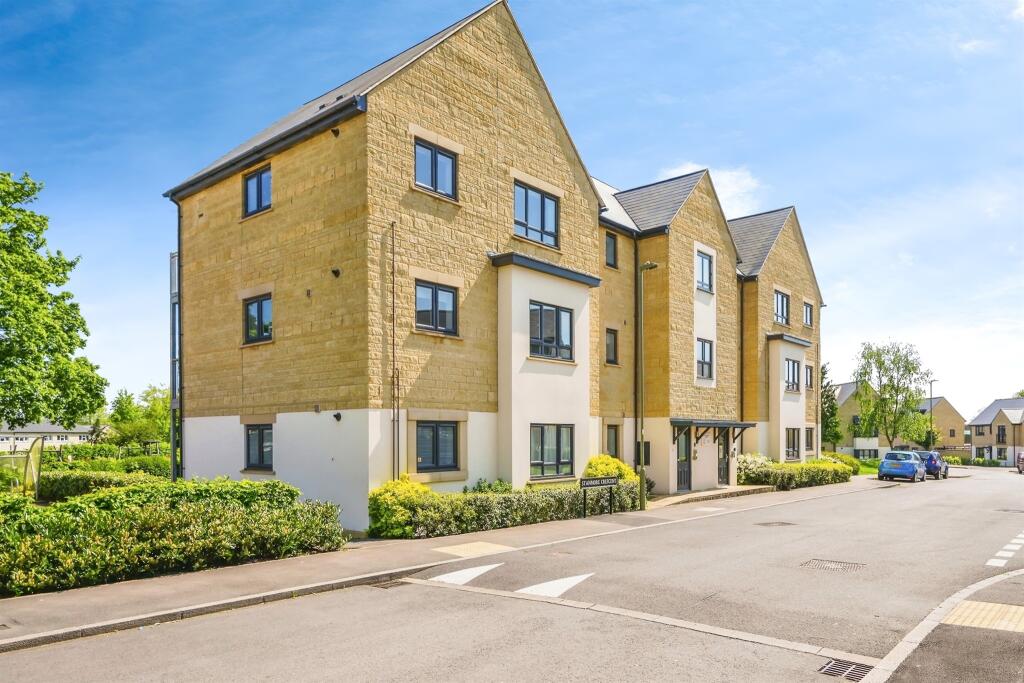 2 bedroom flat for sale in Stanmore Crescent, Carterton, OX18