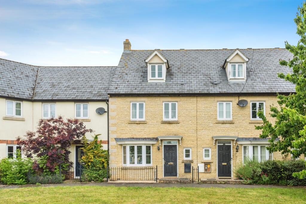 Main image of property: The Lawns, Carterton